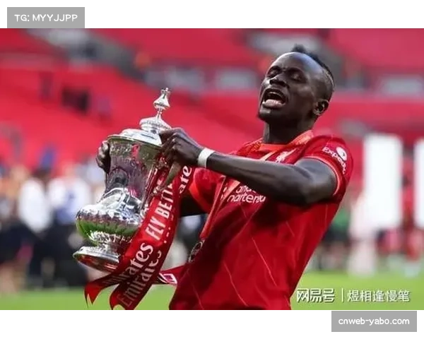 萨迪奥·马内跑动积极 前场压迫为球队赢得球权